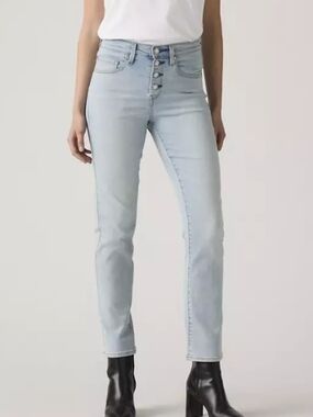 Women's 724 Levis High-Rise Slim Straight Button Fly Jeans  Size 30x32 NWT
